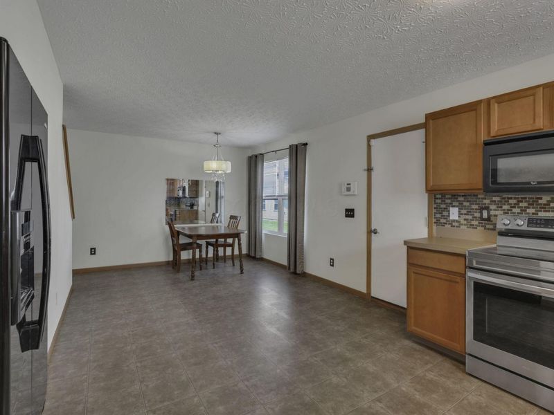 5724 Galveston Drive , Columbus, OH 43228 Photo 11