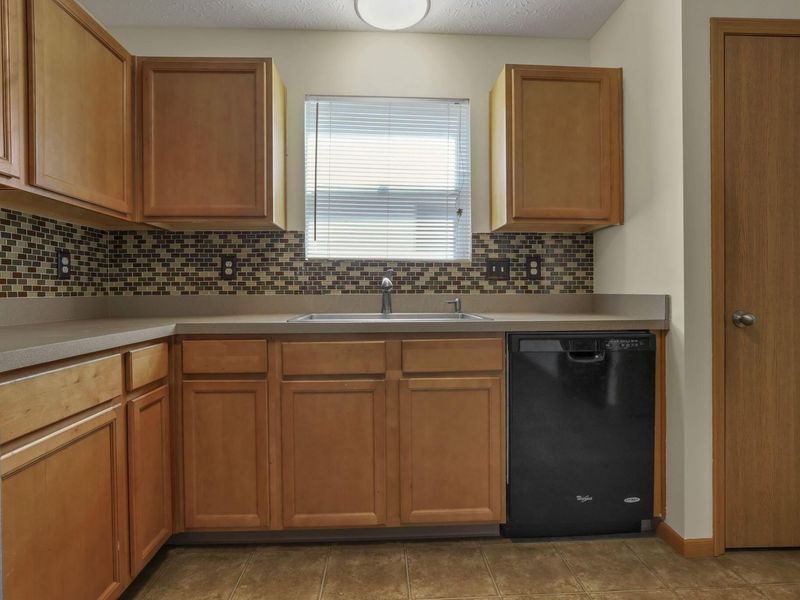 5724 Galveston Drive , Columbus, OH 43228 Photo 13