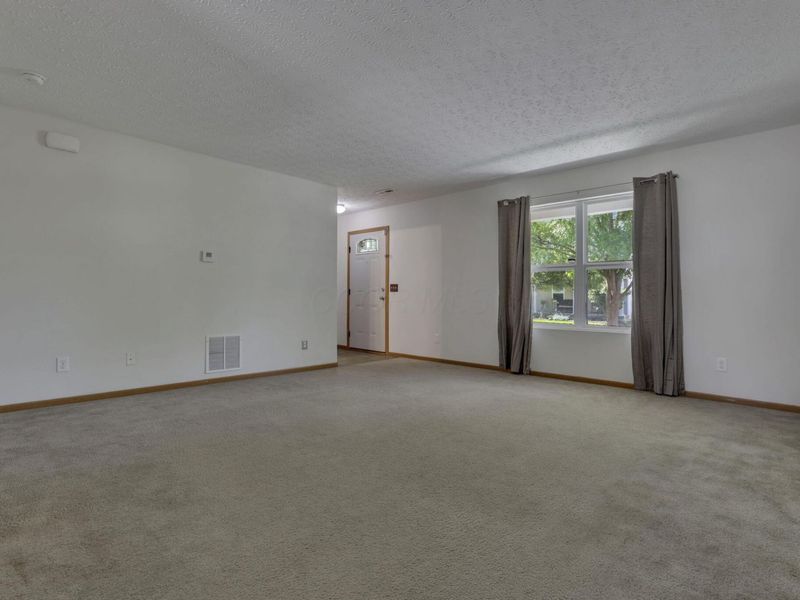 5724 Galveston Drive , Columbus, OH 43228 Photo 4