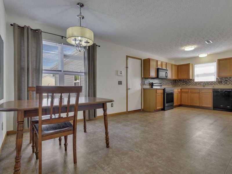 5724 Galveston Drive , Columbus, OH 43228 Photo 6