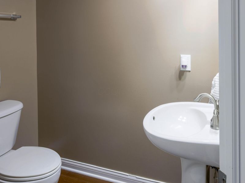 4105 Adalric Drive, Columbus, OH 43219 Photo 5