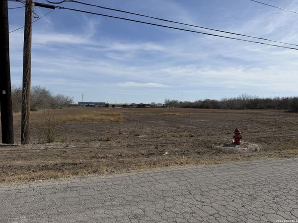 0 Burleson St, George West, TX 78022