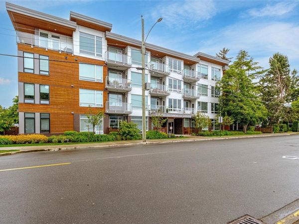 9864 Fourth St, Unit #103, Sidney, BC V8L 2Z4