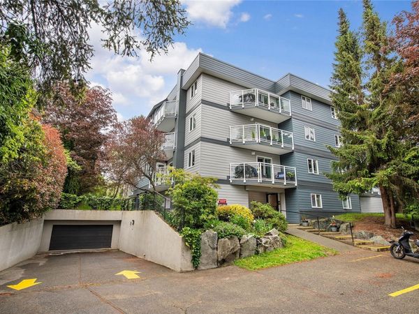 949 Cloverdale Ave , Unit #208, Saanich, BC V8X 2T4