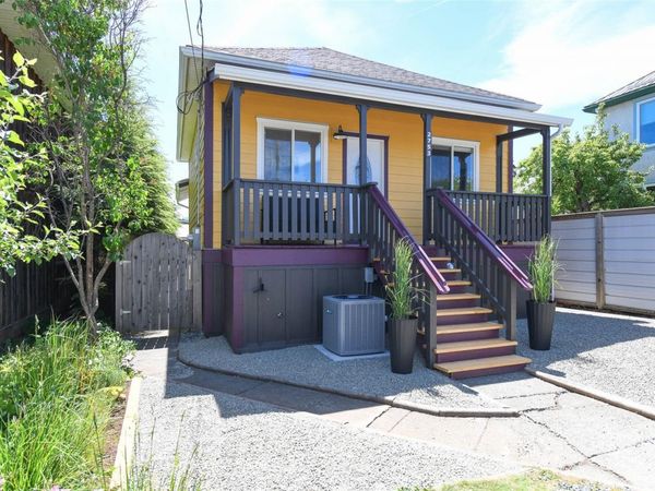 2753 Maryport Ave , Cumberland, BC V0R 1S0