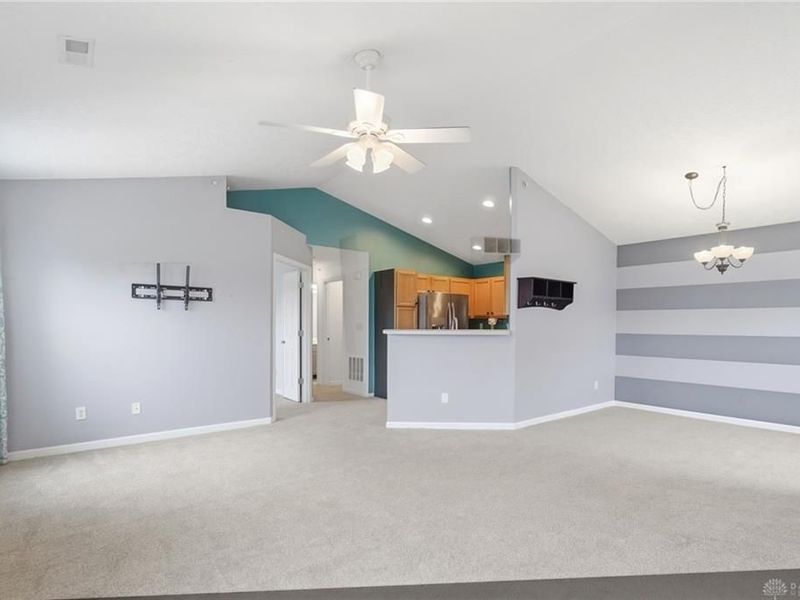 844 Heritage Green Drive, Monroe, OH 45050 Photo 8