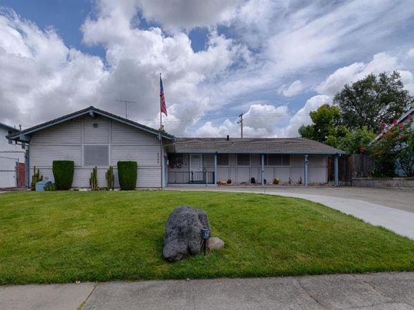6324 Matterhorn Dr, Sacramento, CA 95842
