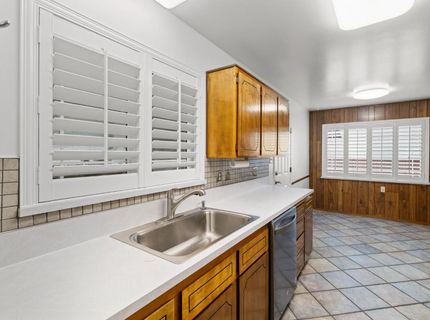 6324 Matterhorn Dr, Sacramento, CA 95842 Photo
