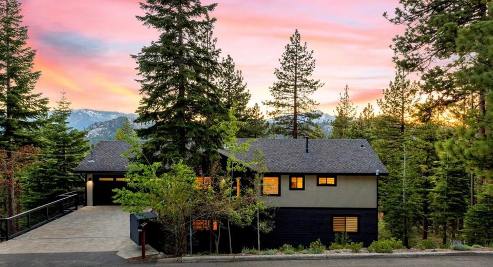 1944 Apalachee Drive, South Lake Tahoe, CA 96150 Photo