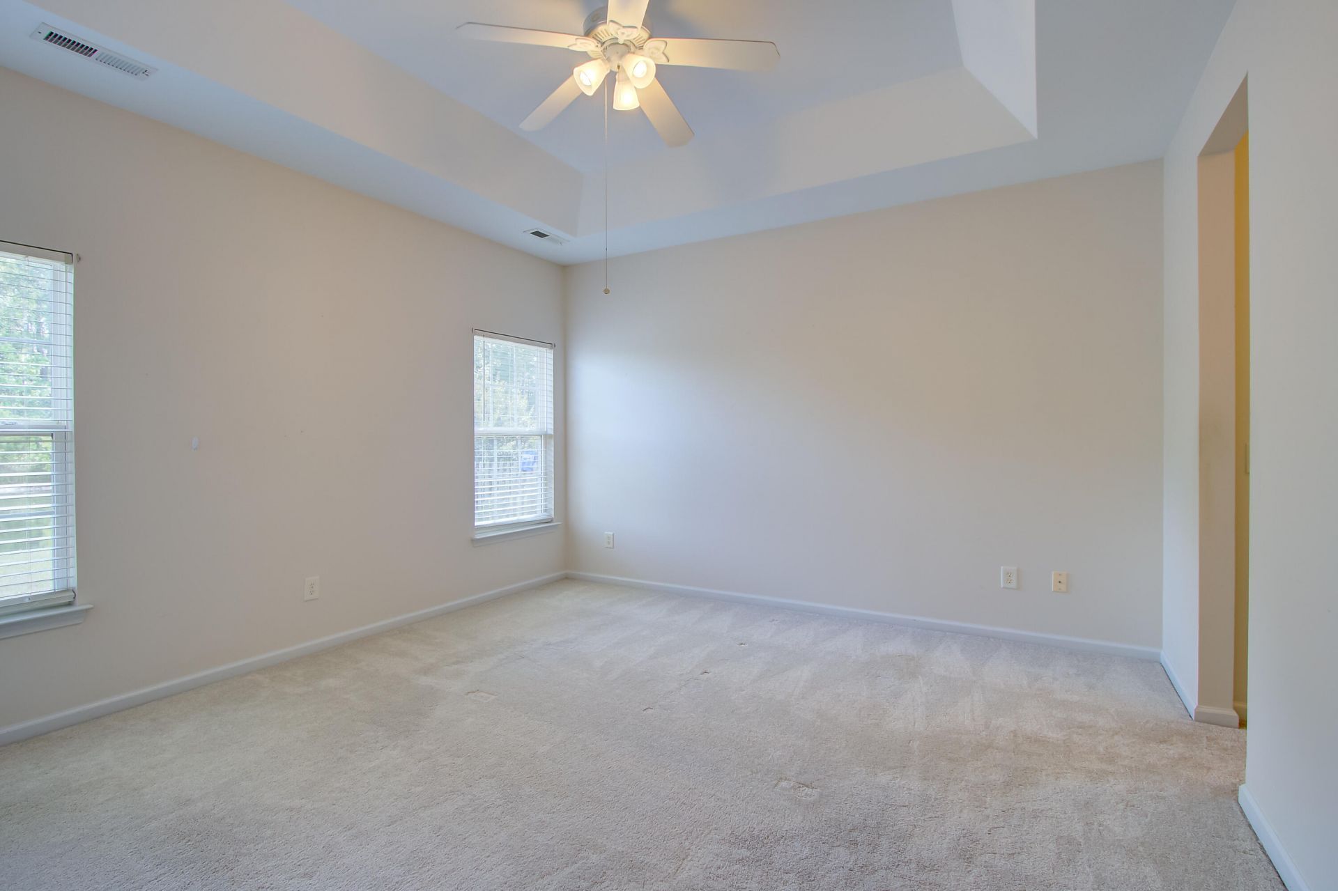 2815 Summertrees Boulevard Photo 10