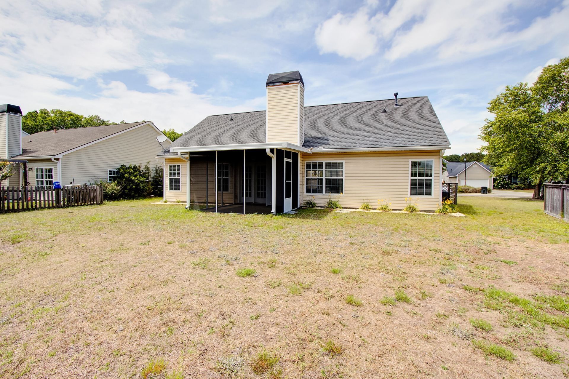 2815 Summertrees Boulevard Photo 17