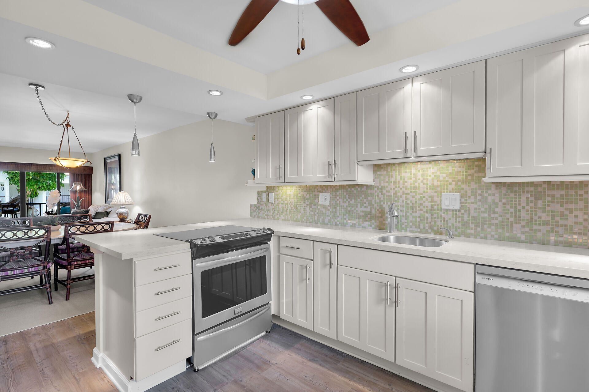 601 W Ocean Drive, Unit 316-D, Key Colony, FL 33051 Photo