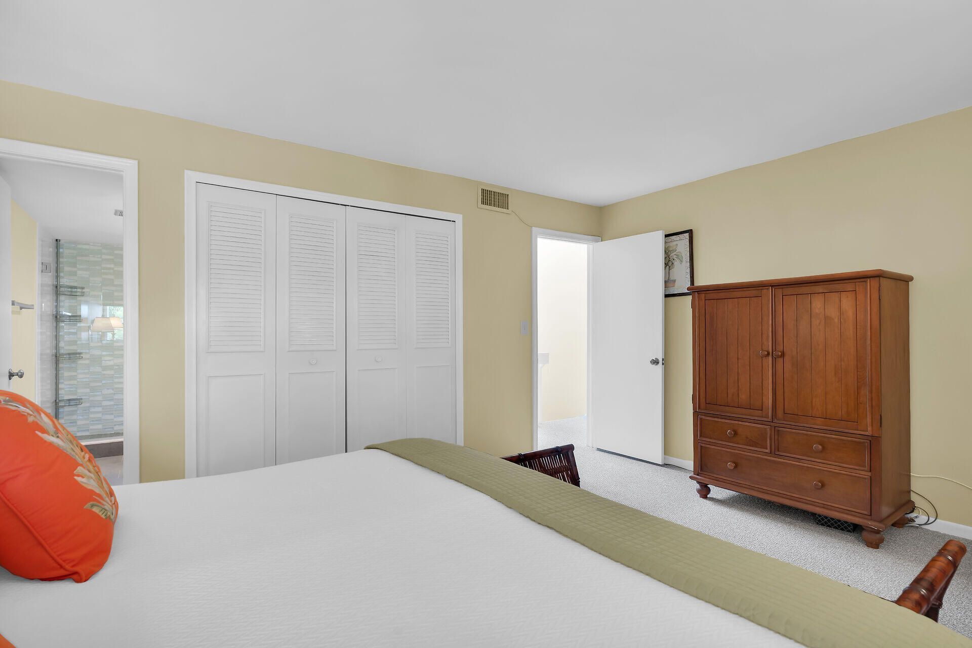 601 W Ocean Drive, Unit 316-D, Key Colony, FL 33051 Photo