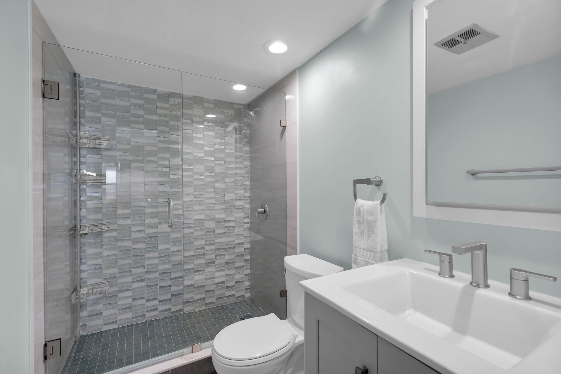 601 W Ocean Drive, Unit 316-D, Key Colony, FL 33051 Photo