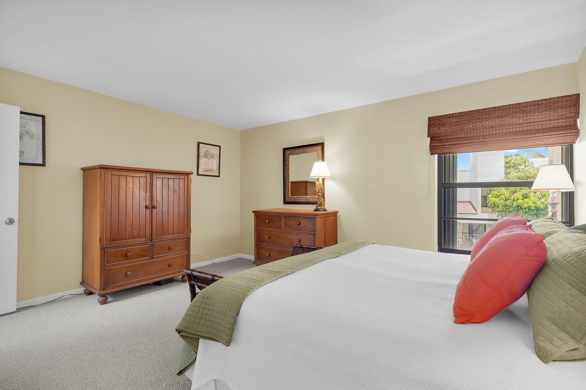 601 W Ocean Drive, Unit 316-D, Key Colony, FL 33051 Photo