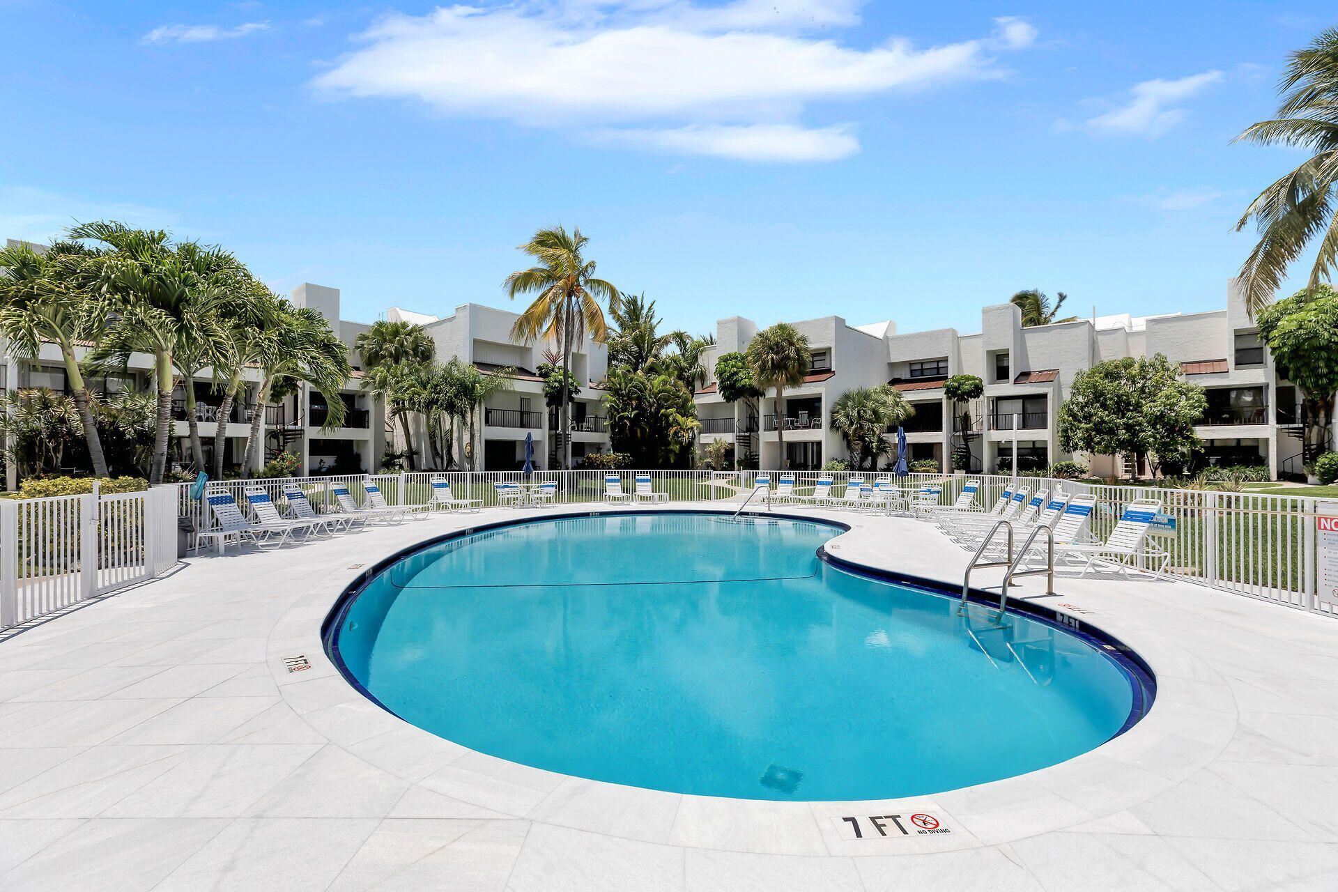 601 W Ocean Drive, Unit 316-D, Key Colony, FL 33051 Photo