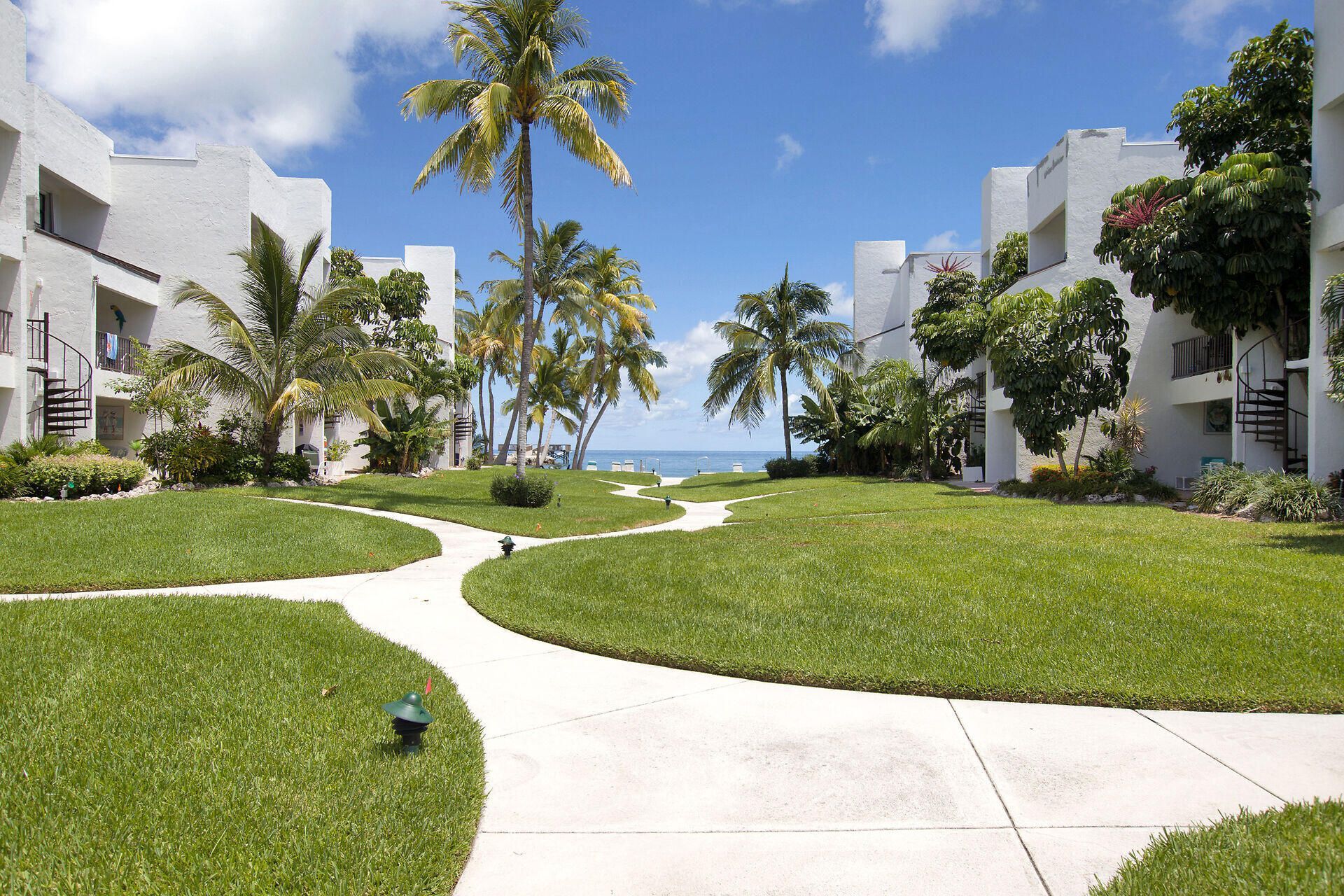 601 W Ocean Drive, Unit 316-D, Key Colony, FL 33051 Photo