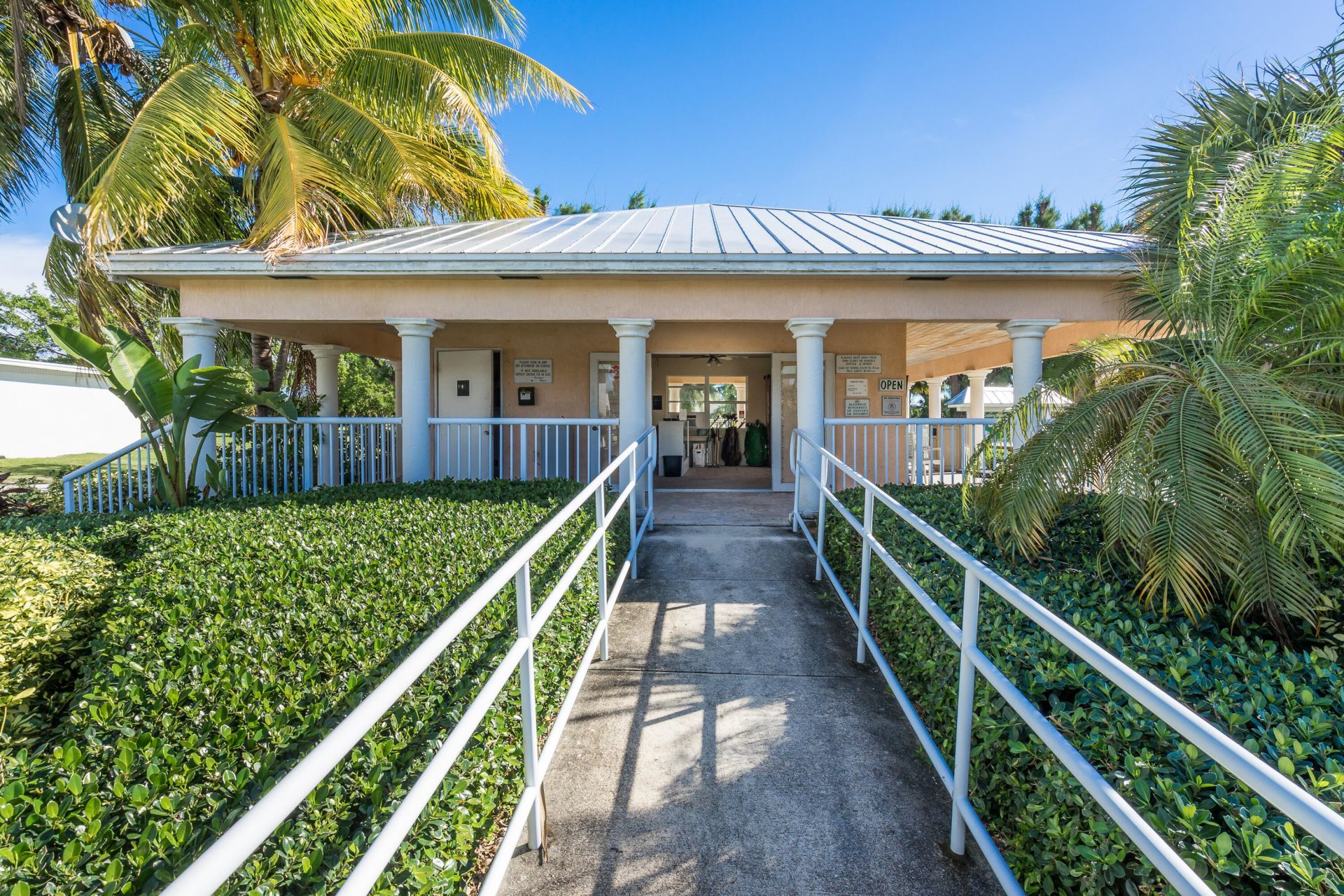 601 W Ocean Drive, Unit 316-D, Key Colony, FL 33051 Photo