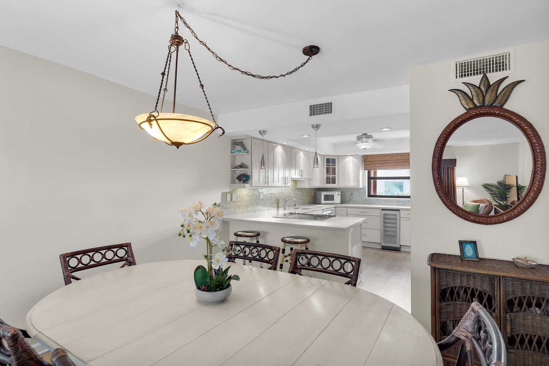 601 W Ocean Drive, Unit 316-D, Key Colony, FL 33051 Photo