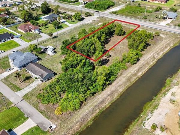 702 Gunnery RD N, LEHIGH ACRES, FL 33971