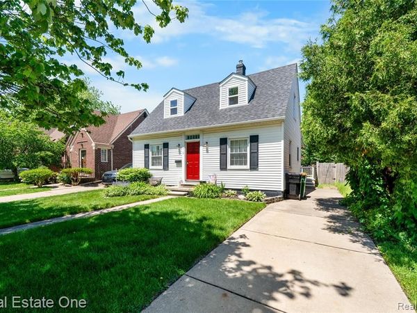 1712 Ash Street , Wyandotte, MI 48192