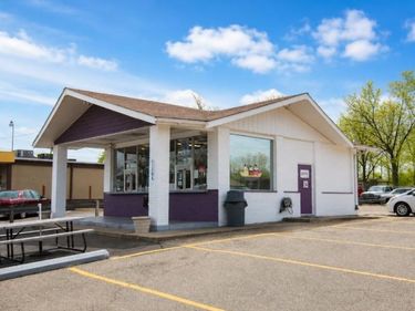 11320 S Saginaw Street , Grand Blanc, MI 48439