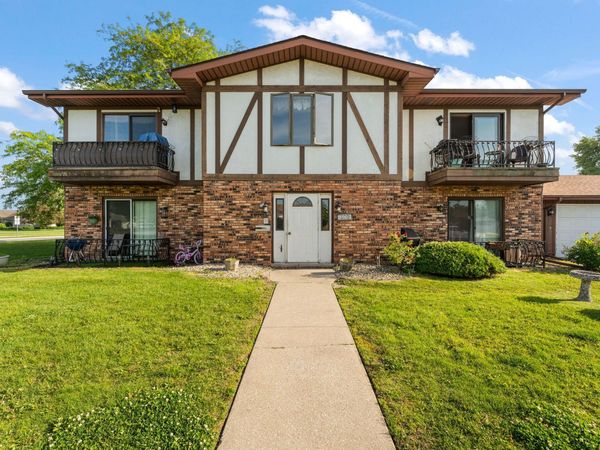 100 Plum Creek Drive, Unit Apt.3, Schererville, IN 46375