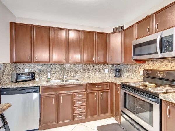 4049 Wolverton C, Boca Raton, FL 33434
