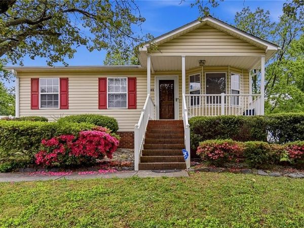 1640 Hill Court , Winston-Salem, NC 27107