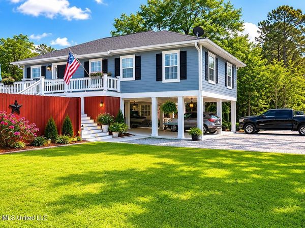 6029 5th Street, Bay Saint Louis, MS 39520