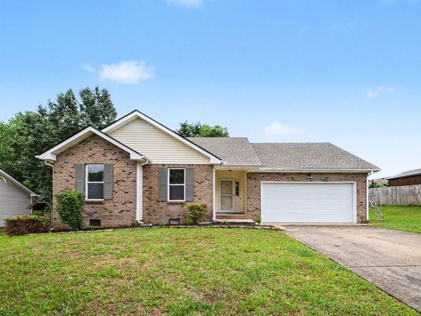 1774 Cabana Dr NE, Clarksville, TN 37042