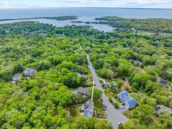 73 Westmoreland Dr, Falmouth, MA 02540