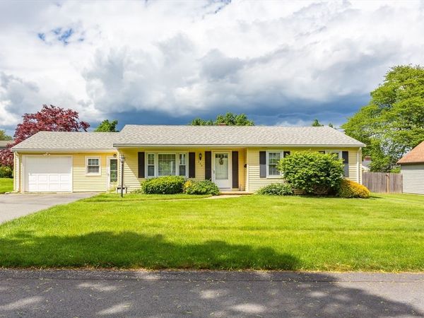244 Connecticut Ave, Somerset, MA 02726