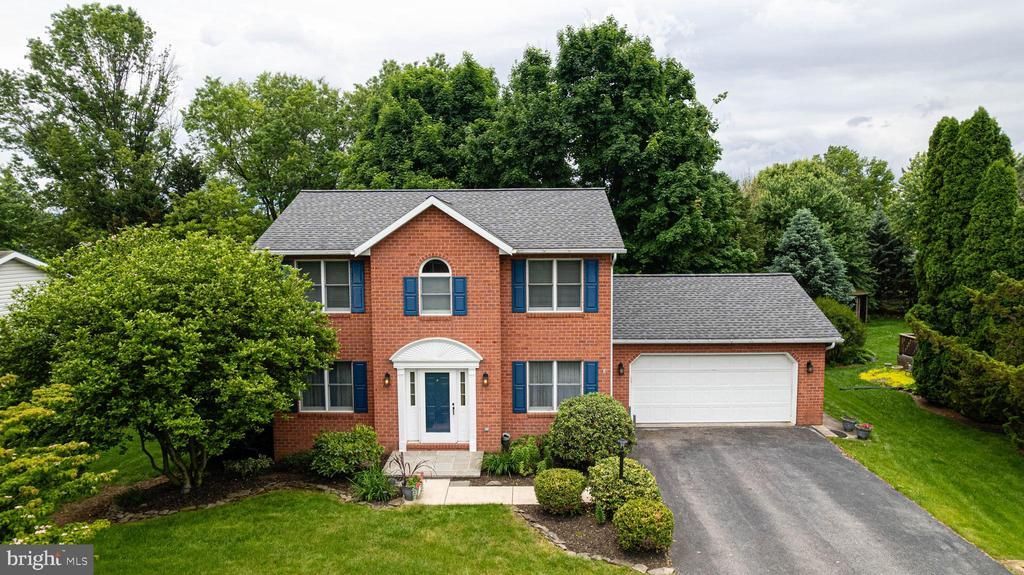 685 GREENFIELD DRIVE, CHAMBERSBURG, PA 17202
