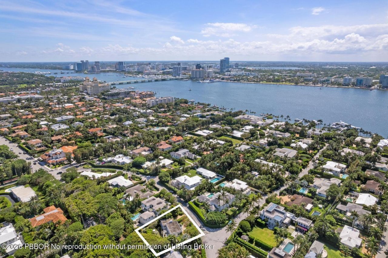 357 Crescent Drive, Palm Beach, FL 33480 Photo
