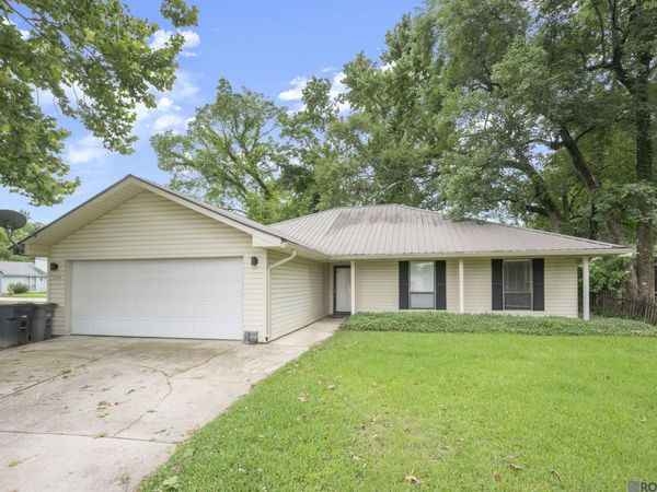 7574 Pennhill Dr, Baton Rouge, LA 70817