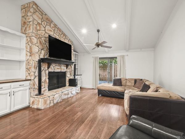 7574 Pennhill Dr, Baton Rouge, LA 70817