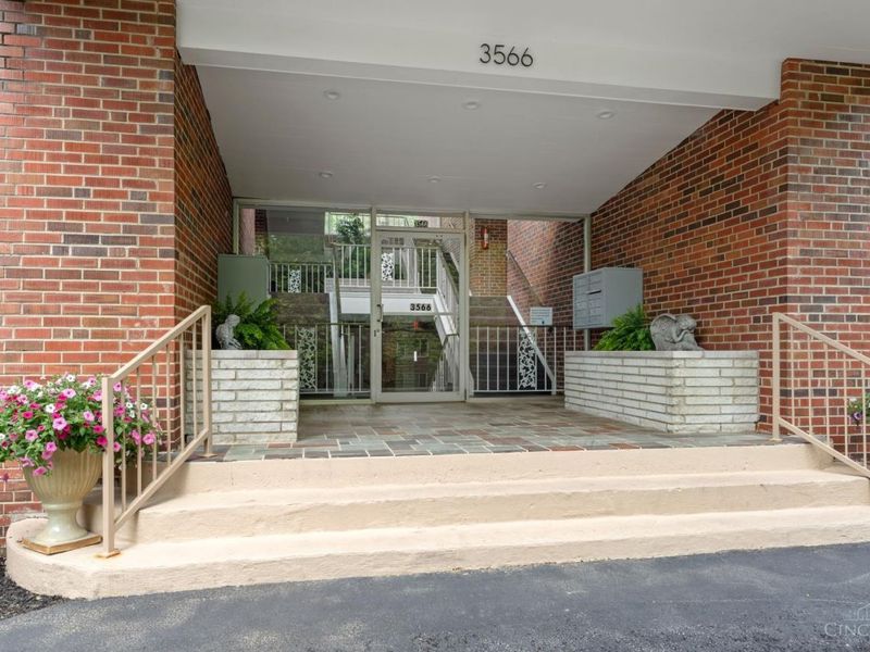 3566 Amberacres Drive, Unit 7, Cincinnati, OH 45237 Photo 2