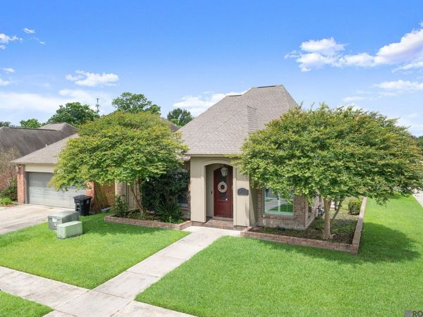 704 Fall Creek Dr, Baton Rouge, LA 70810