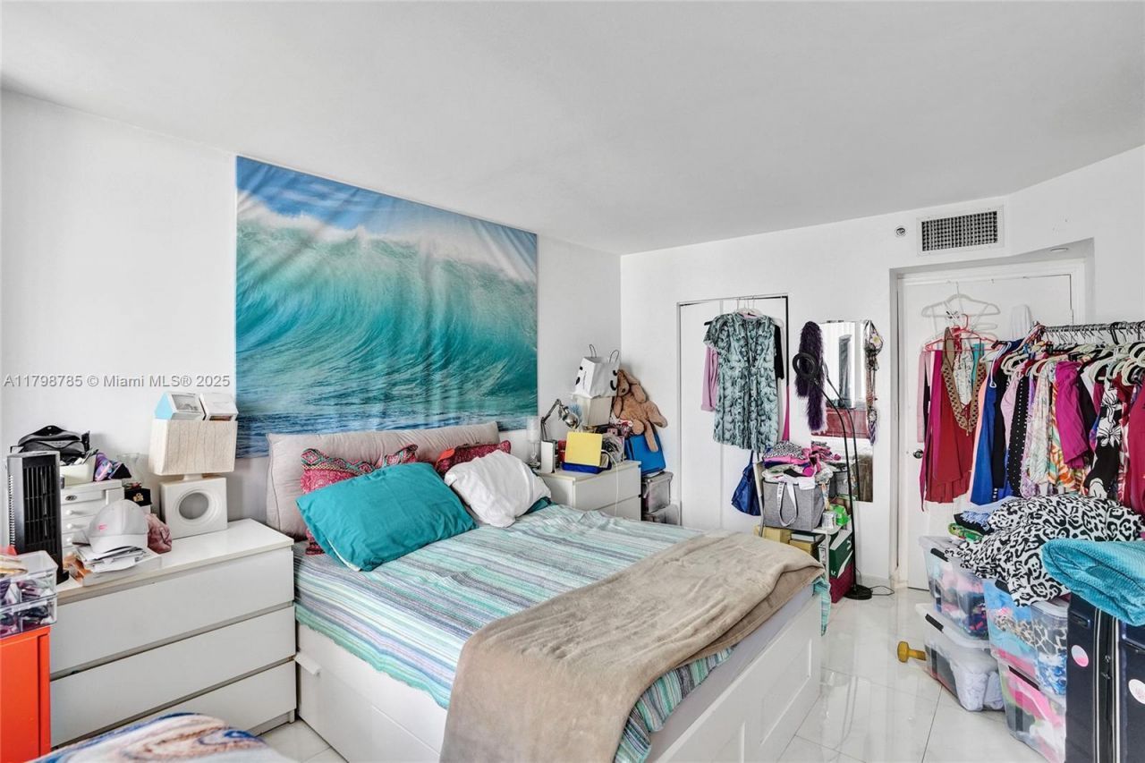 7330 Ocean Ter , Unit 8-C, Miami Beach, FL 33141 Photo