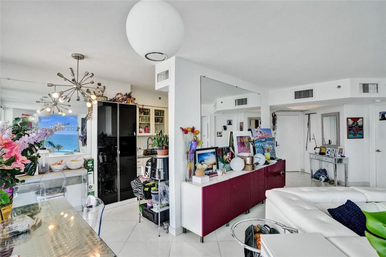 7330 Ocean Ter , Unit 8-C, Miami Beach, FL 33141 Photo