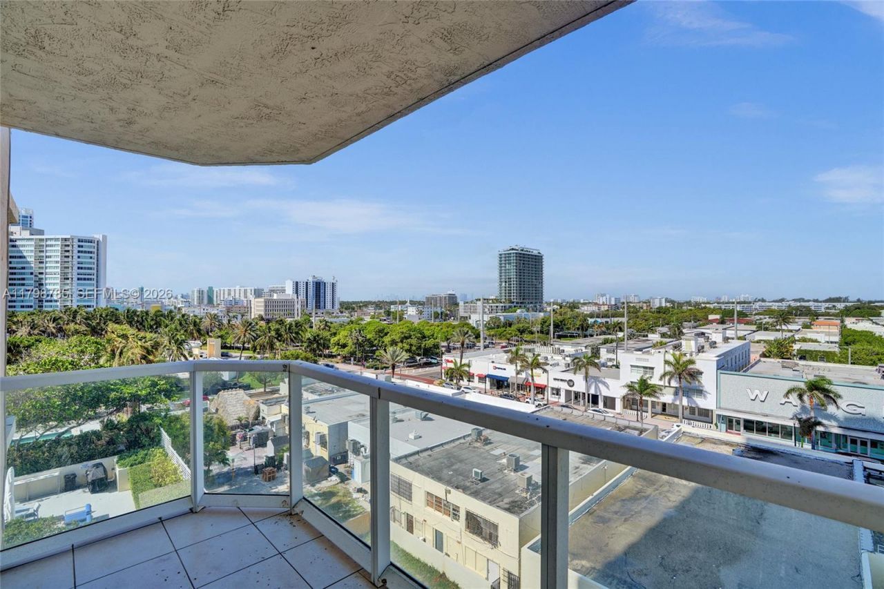 7330 Ocean Ter, Unit 8-C, Miami Beach, FL 33141 Photo