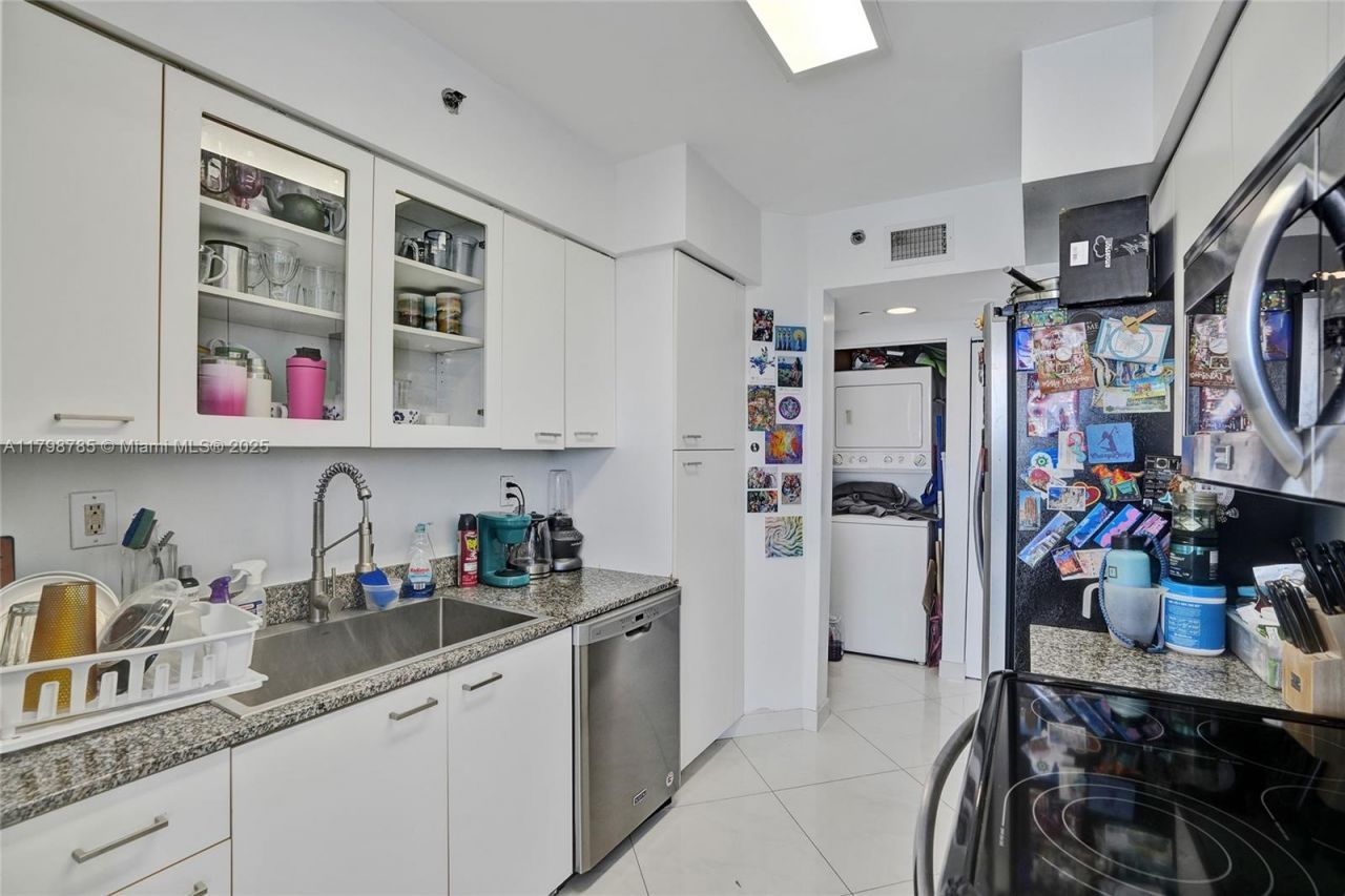 7330 Ocean Ter , Unit 8-C, Miami Beach, FL 33141 Photo