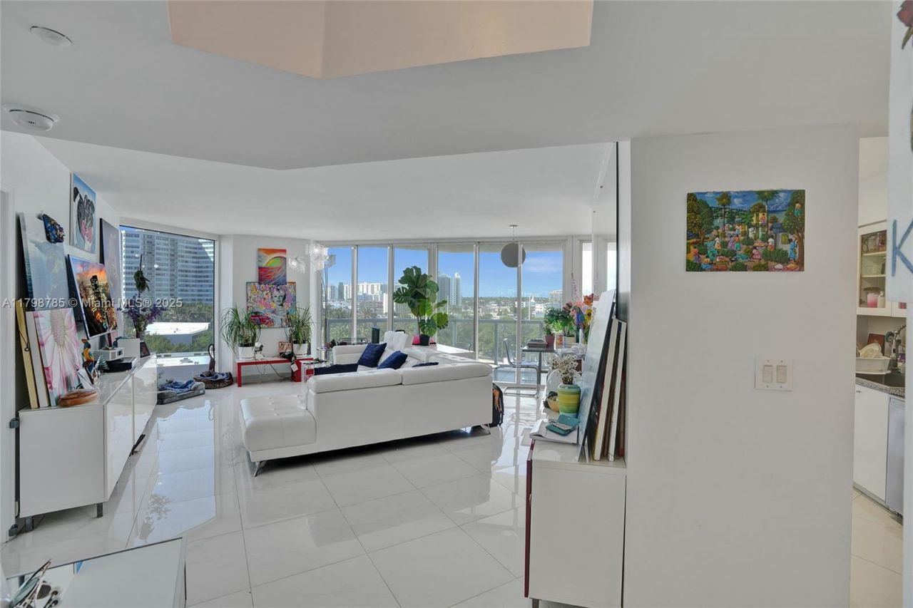 7330 Ocean Ter , Unit 8-C, Miami Beach, FL 33141 Photo