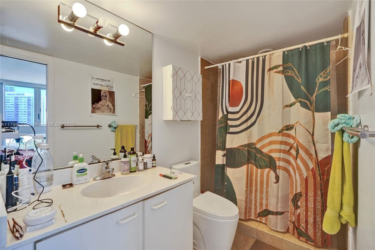 7330 Ocean Ter , Unit 8-C, Miami Beach, FL 33141 Photo