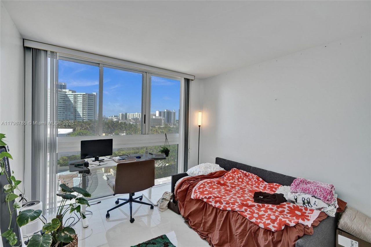 7330 Ocean Ter , Unit 8-C, Miami Beach, FL 33141 Photo