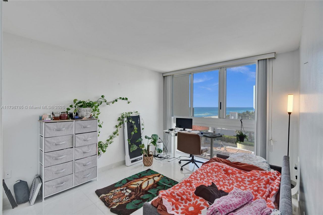 7330 Ocean Ter , Unit 8-C, Miami Beach, FL 33141 Photo
