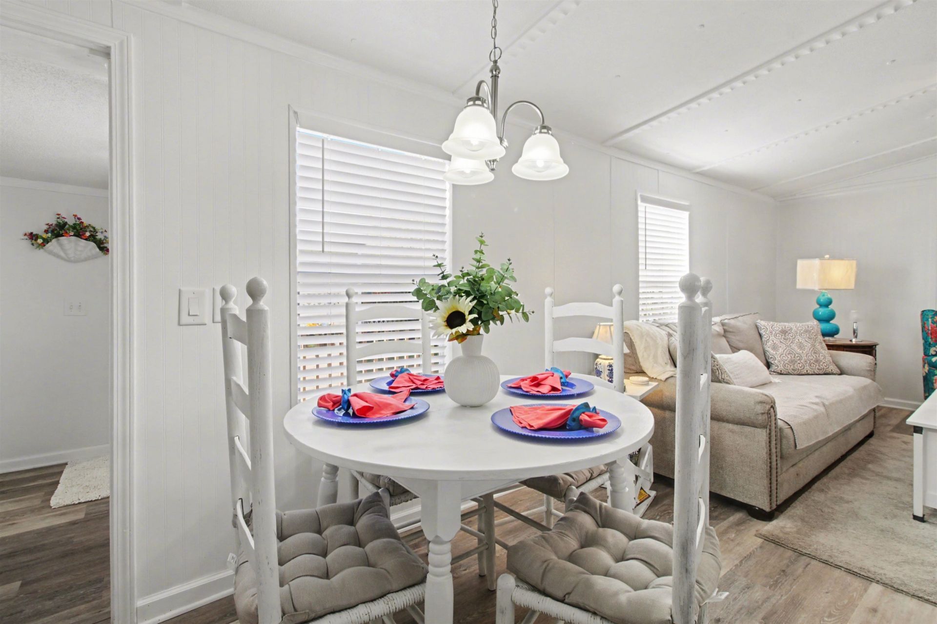 930 Foxfire Dr.  Photo 4