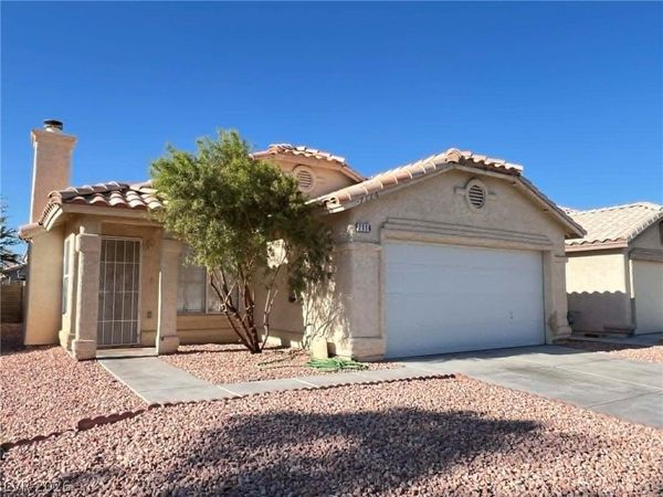 7116 Old Village Avenue , Las Vegas, NV 89129