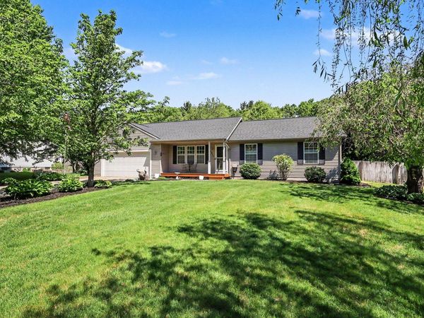 15117 Meadows Drive, Grand Haven, MI 49417